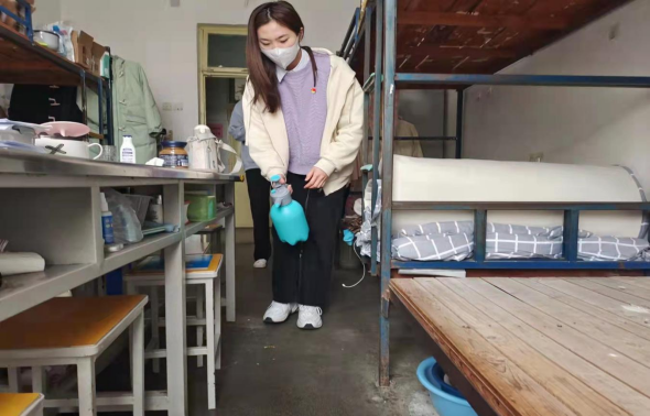 人文学院学生党支部开展疫情防控志愿服务主题党日活动